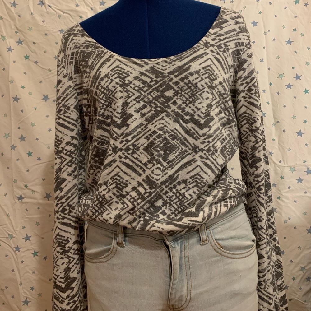 Mudd scoop neck sweater grey and white